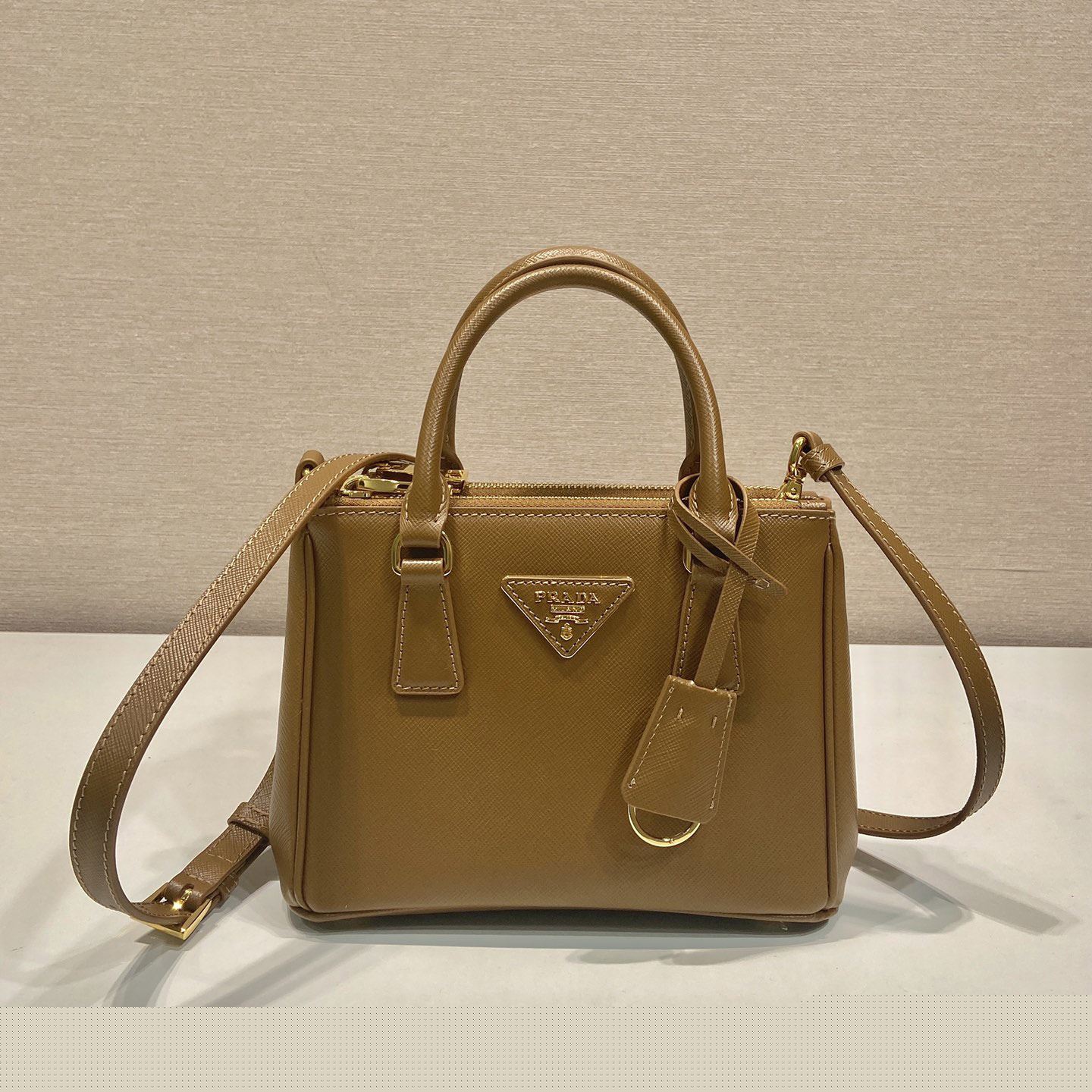 Pra*a top handle bags